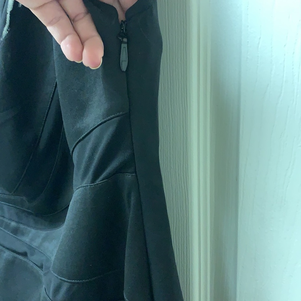 Forever21 patterned one sleeve dress - Picture 3 of 5